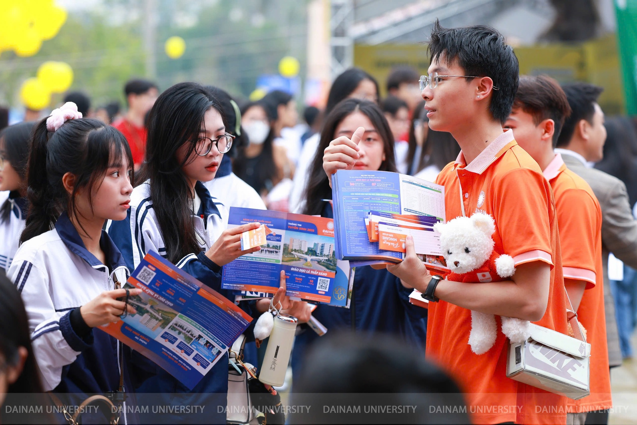 admission guide banner