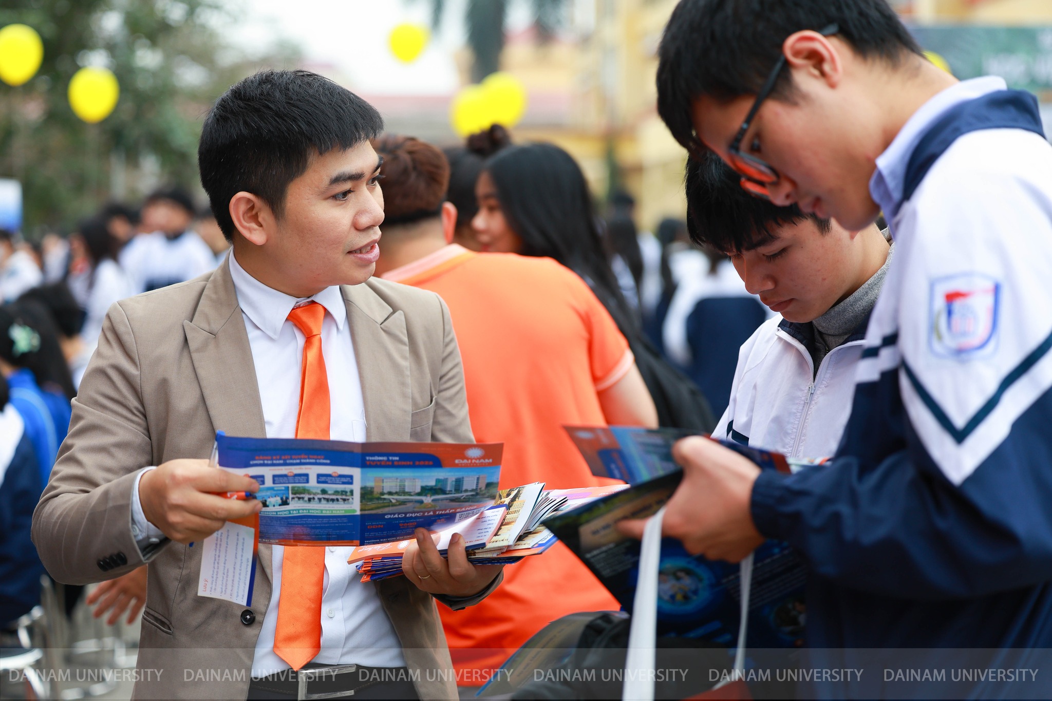 admission guide banner
