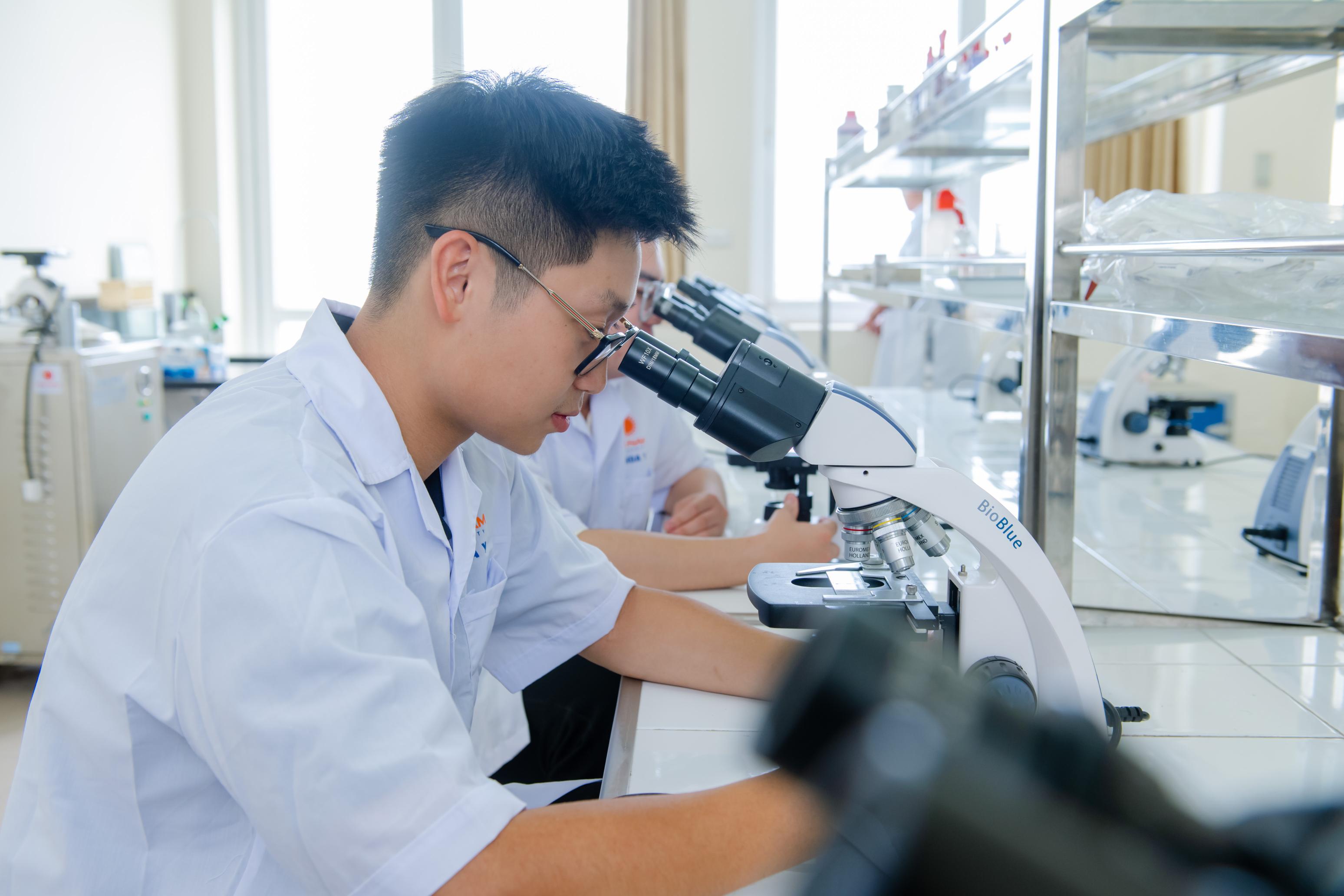 admission guide banner