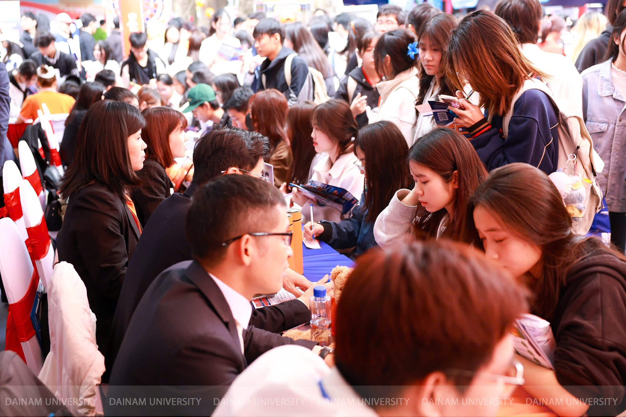admission guide banner