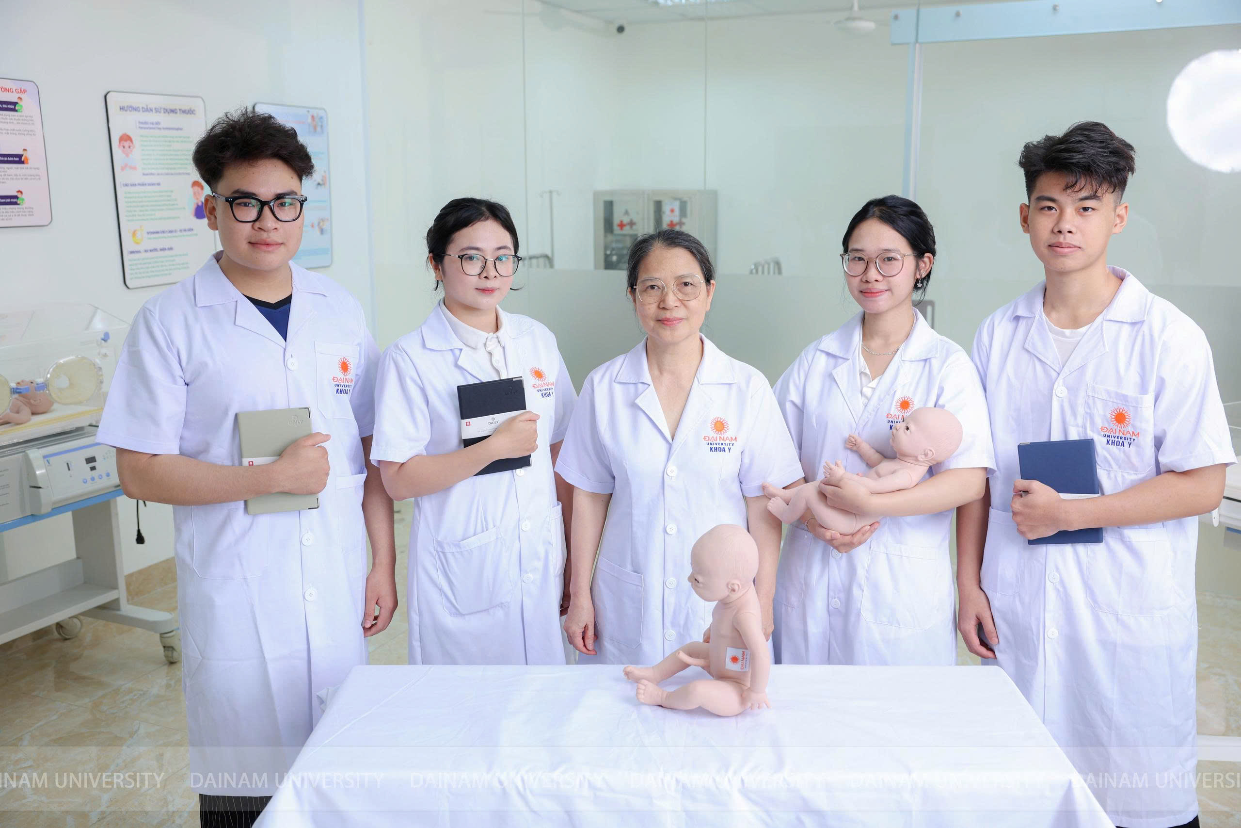 admission guide banner