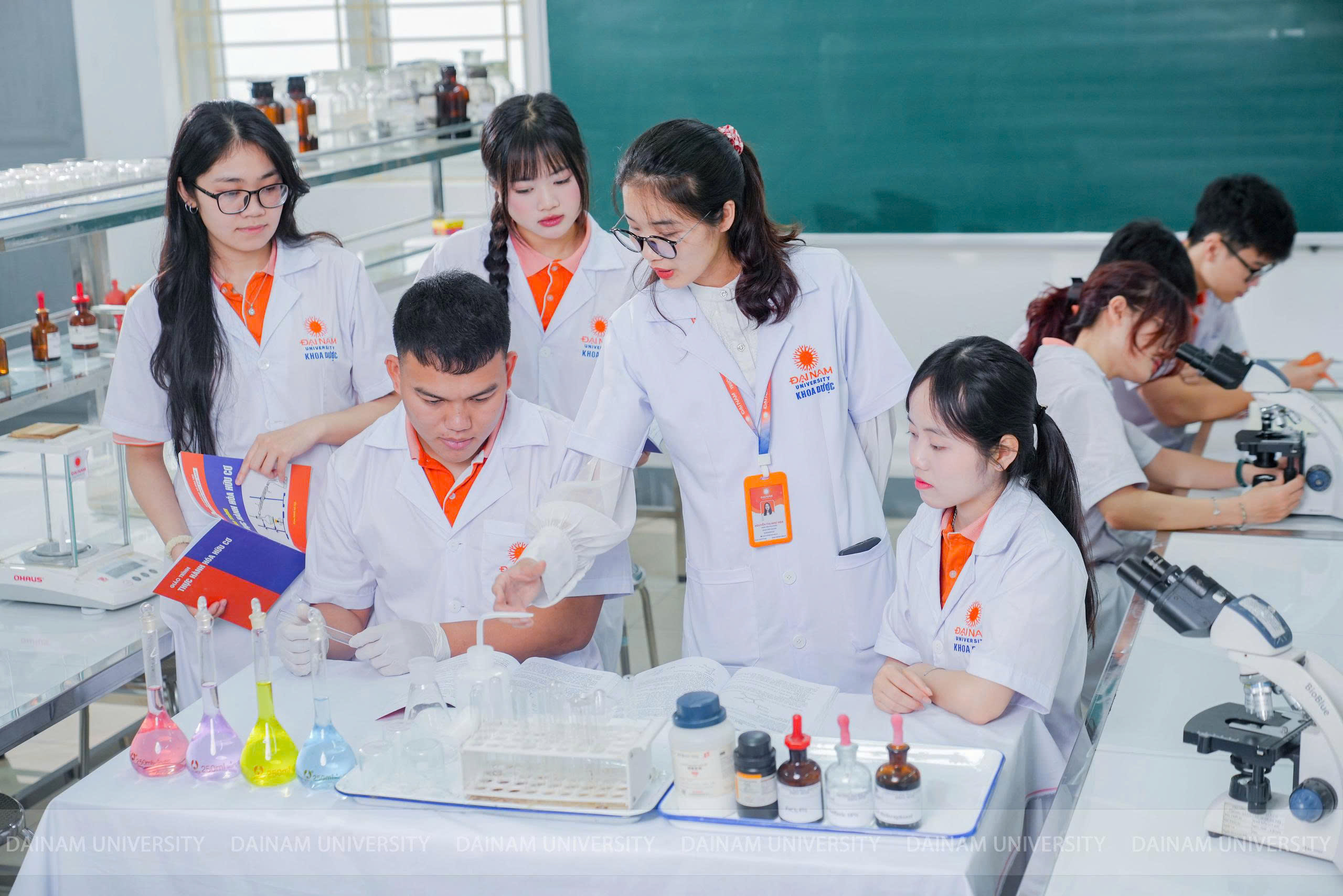 admission guide banner