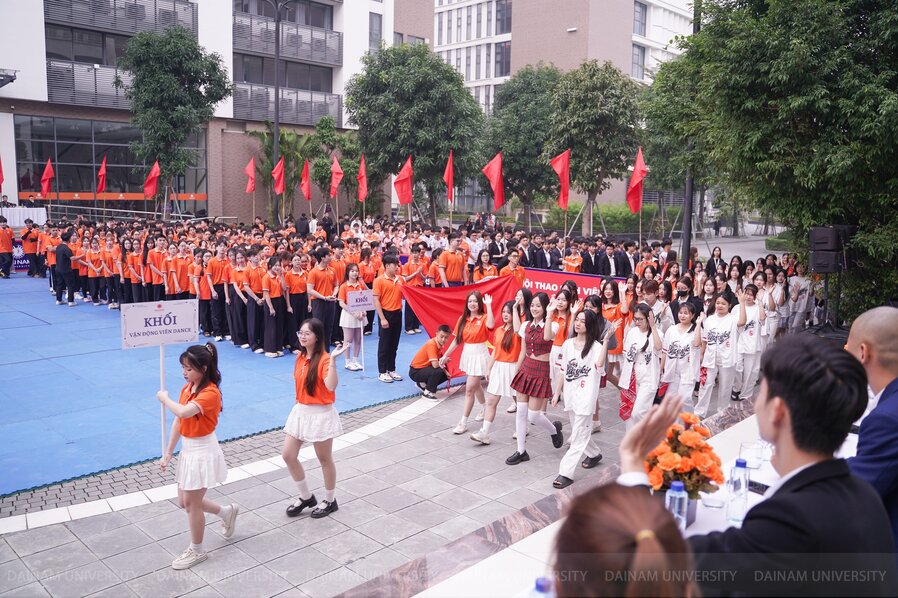 586917790_1277034211118300_1260500185329111608_n - Sao chép.jpg