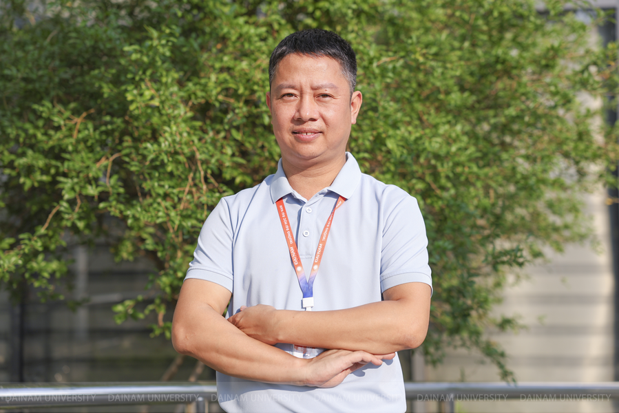 lecturer